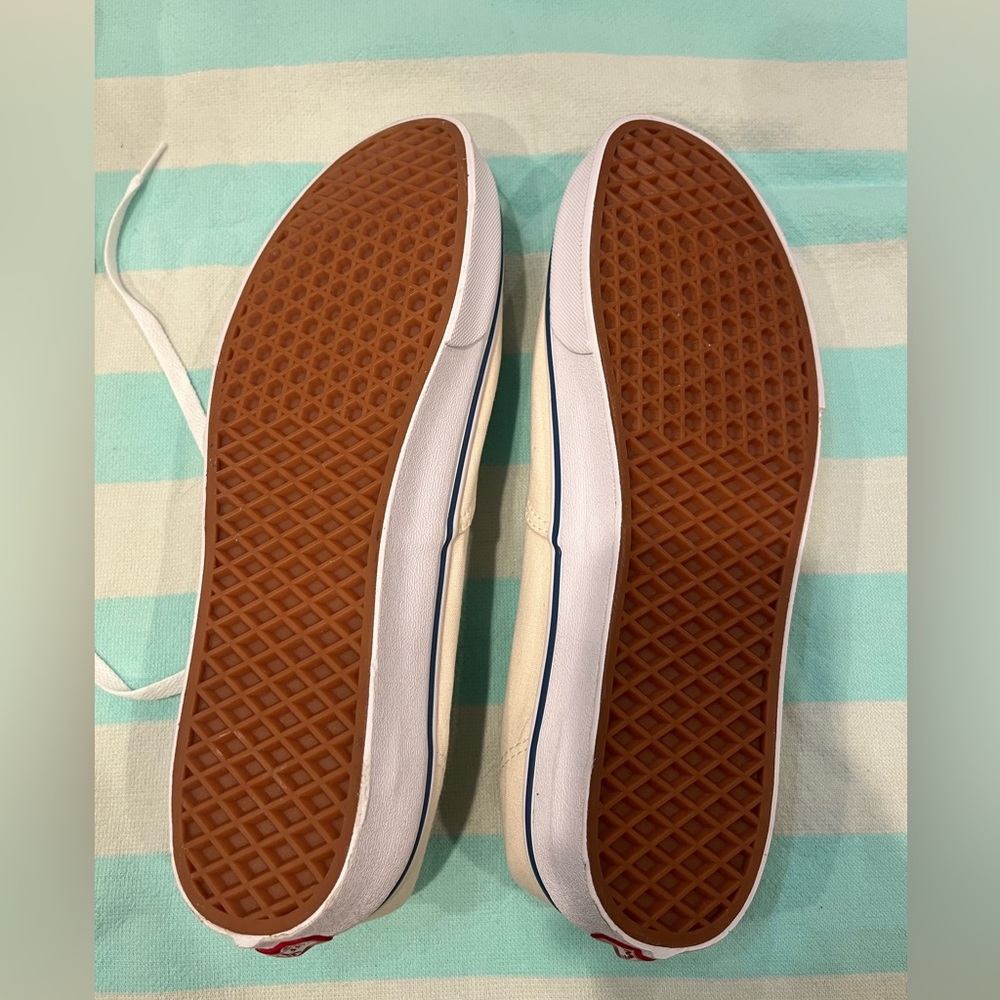 Vans - Picture 2 of 3